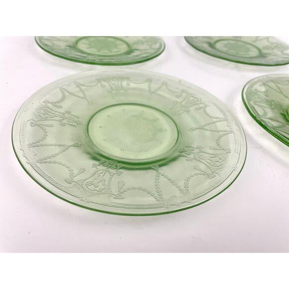 VTG 4 PC Green Depression Saucer Glass Floral Poinsettia 6" Plates Uranium GLOWS - Picture 5 of 11